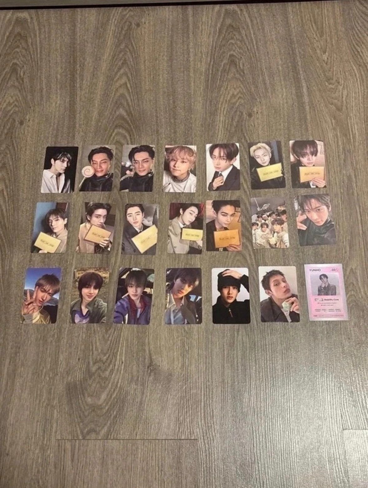 Cartes photo Kpop, Enlèvement ou Envoi, Comme neuf, Plusieurs cartes