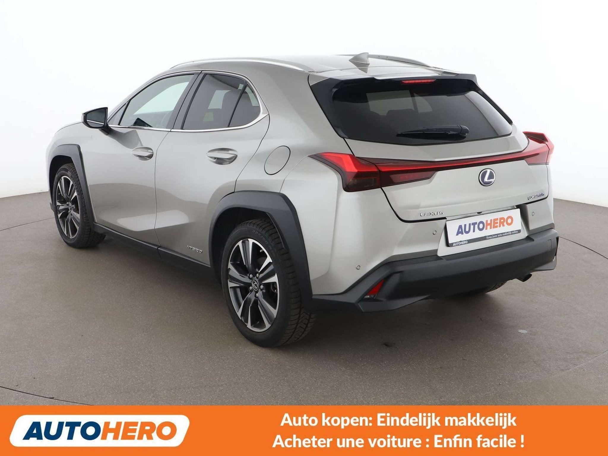 Lexus UX 250H UX 250h (année de construction 2019), Autos, Cuir, Achat, 5 portes, 5 places