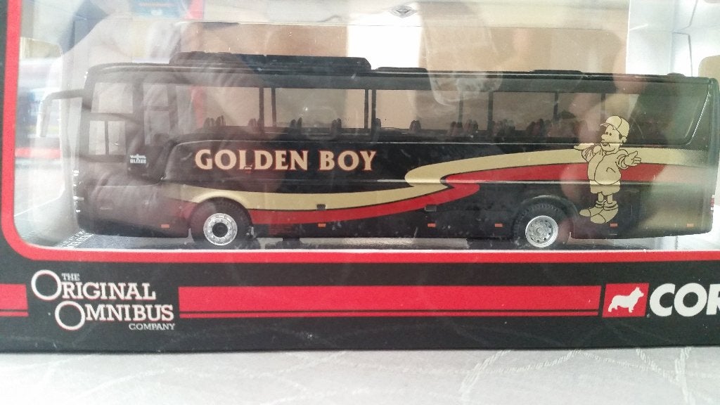 Corgi 45912 Van Hool T9 Alizee "Golden Boy Coaches" 1:76, Ophalen of Verzenden, Zo goed als nieuw, Bus of Vrachtwagen