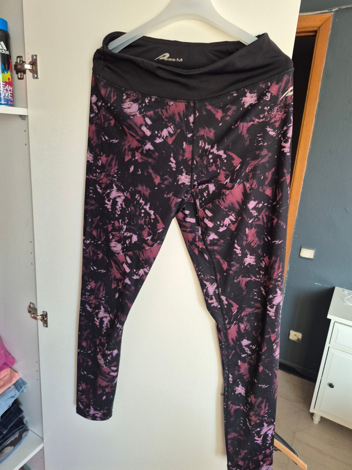 legging maat m gedragen staat maar nog goed, Kleding | Dames, Leggings, Maillots en Panty's, Ophalen of Verzenden, Maat 40/42 (M)
