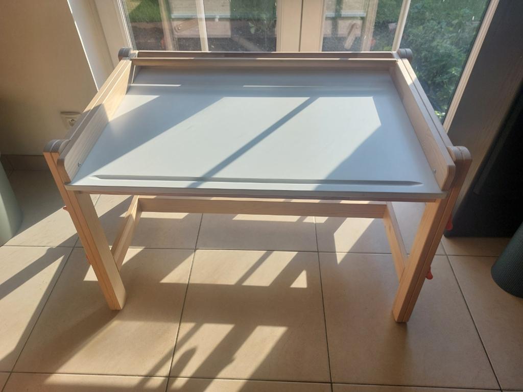 Bureau pour enfants IKEA FLISAT - En très bon état !, Enfants & Bébés, Jouets | Tables de jeux, Enlèvement, Comme neuf