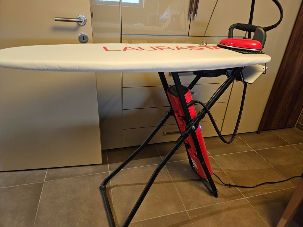 Recente Laura star stoomgenerator., Elektronische apparatuur, Strijkijzers en Strijkplanken, Ophalen