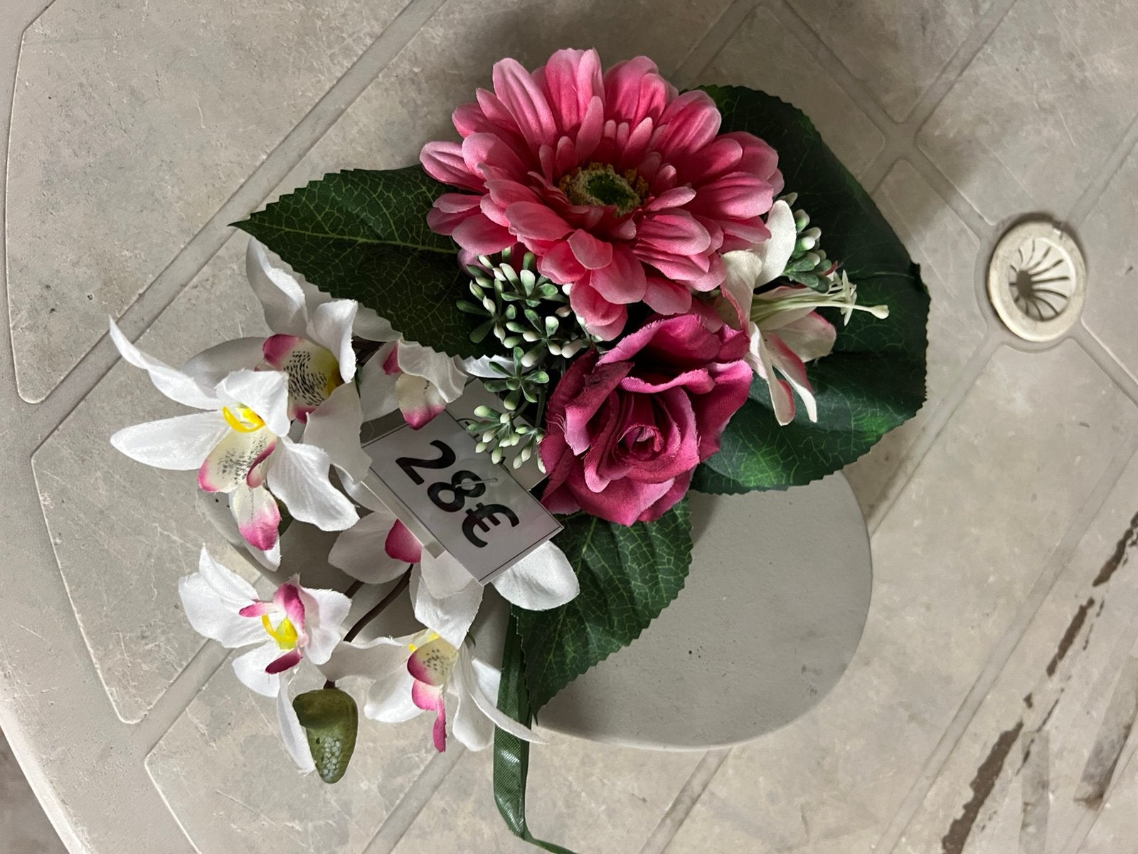 NAMAAK BLOEMSTUK, Ophalen, Steen/keramiek, Nieuw, Inclusief kunstbloemen