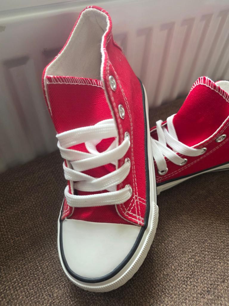 Converse like hoge sneackers kleur rood, Kinderen en Baby's, Kinderkleding | Schoenen en Sokken, Nieuw, Schoenen, Jongen of Meisje
