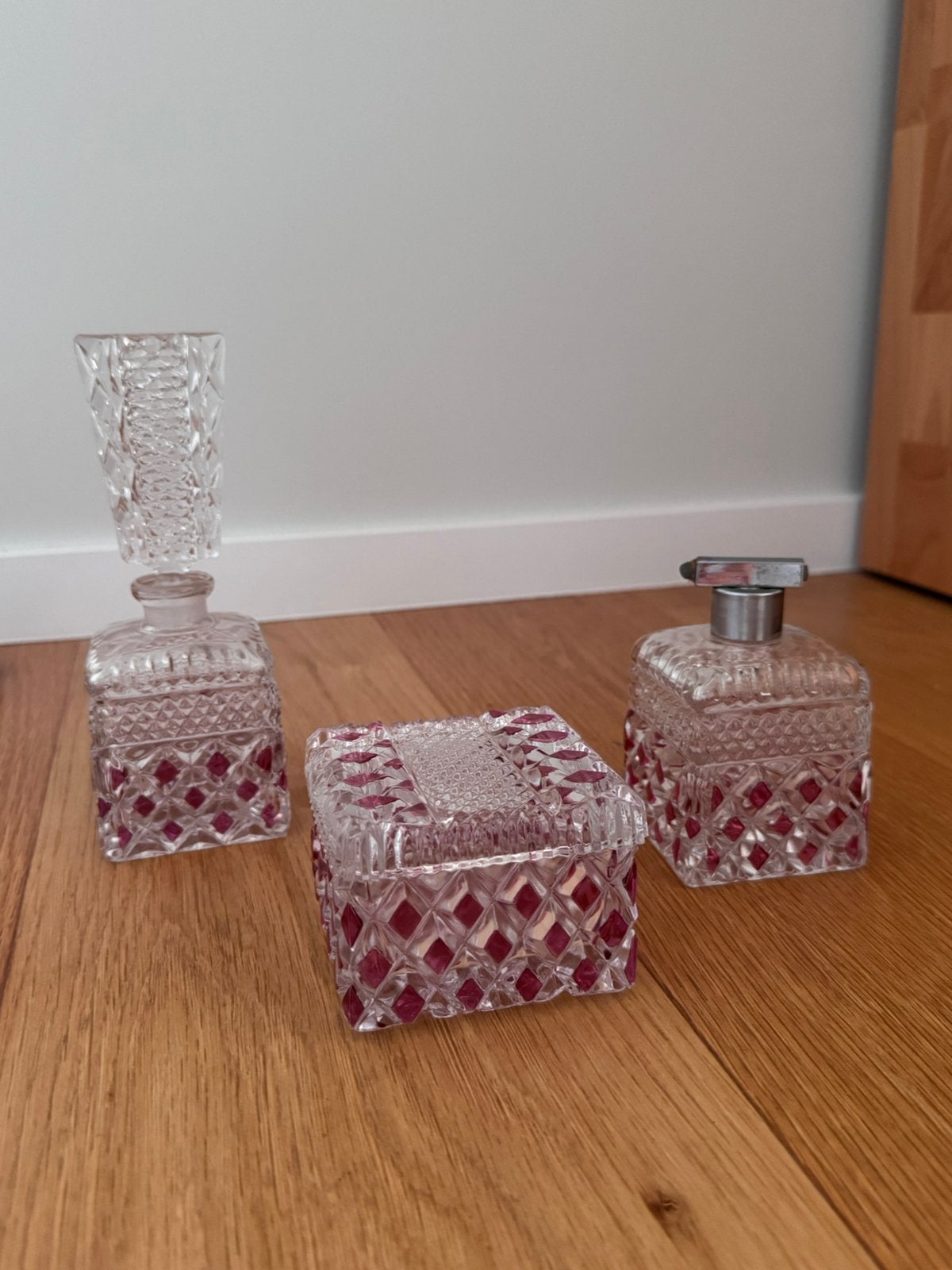 Vintage kristallen kaptafelset met rode accenten, Ophalen