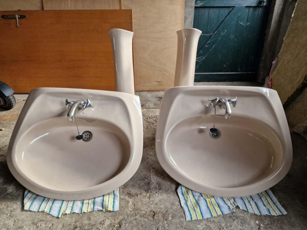 dubbele oud roze lavabo, Doe-het-zelf en Bouw, Sanitair, Ophalen, Zo goed als nieuw, Kraan