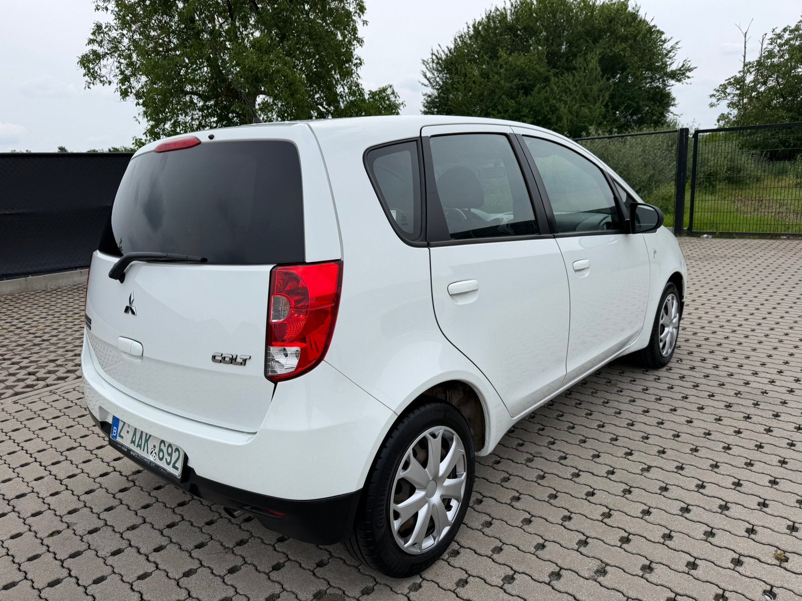 Mitsubishi cold 1.1 benzine 77000 km met keuring, Auto's, Euro 5, Colt, Bedrijf, 5 deurs