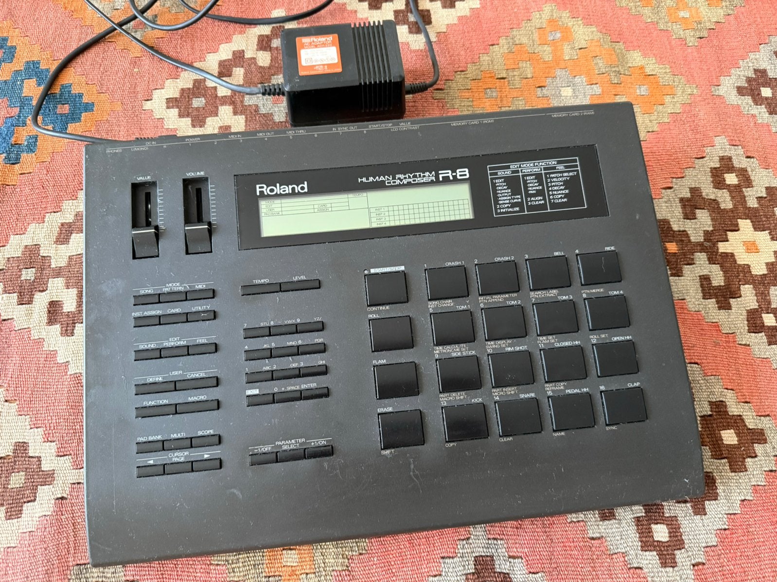 Roland R-8 MK1 met SN-R8-10, Muziek en Instrumenten, Drumcomputers, Gebruikt, Roland, Ophalen of Verzenden