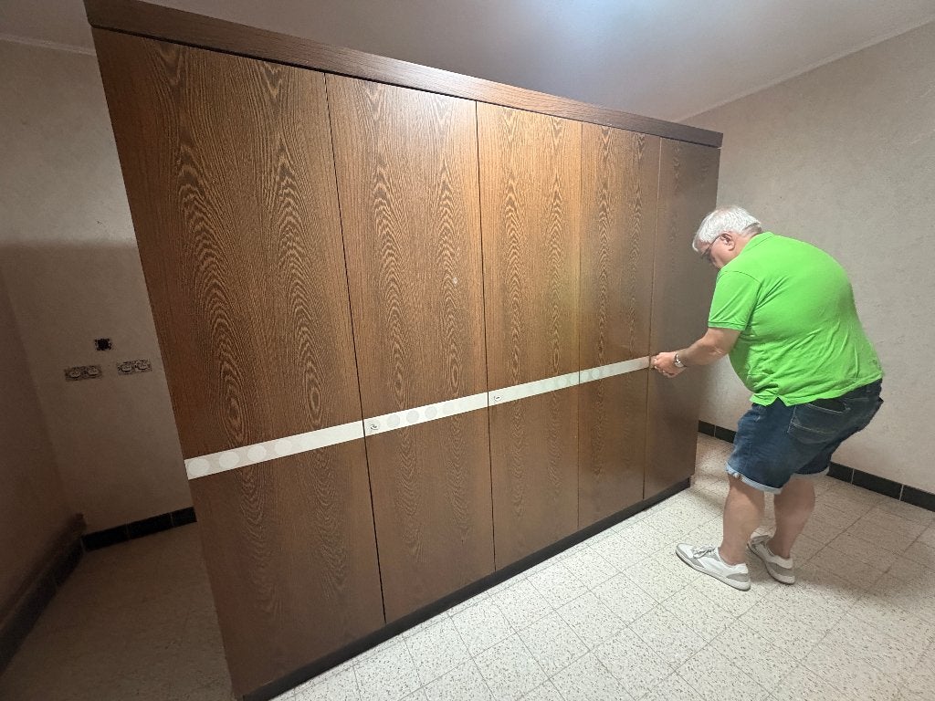 kleerkast gratis, Huis en Inrichting, Kasten | Kleerkasten, Ophalen, Met deur(en), Gebruikt, 200 cm of meer