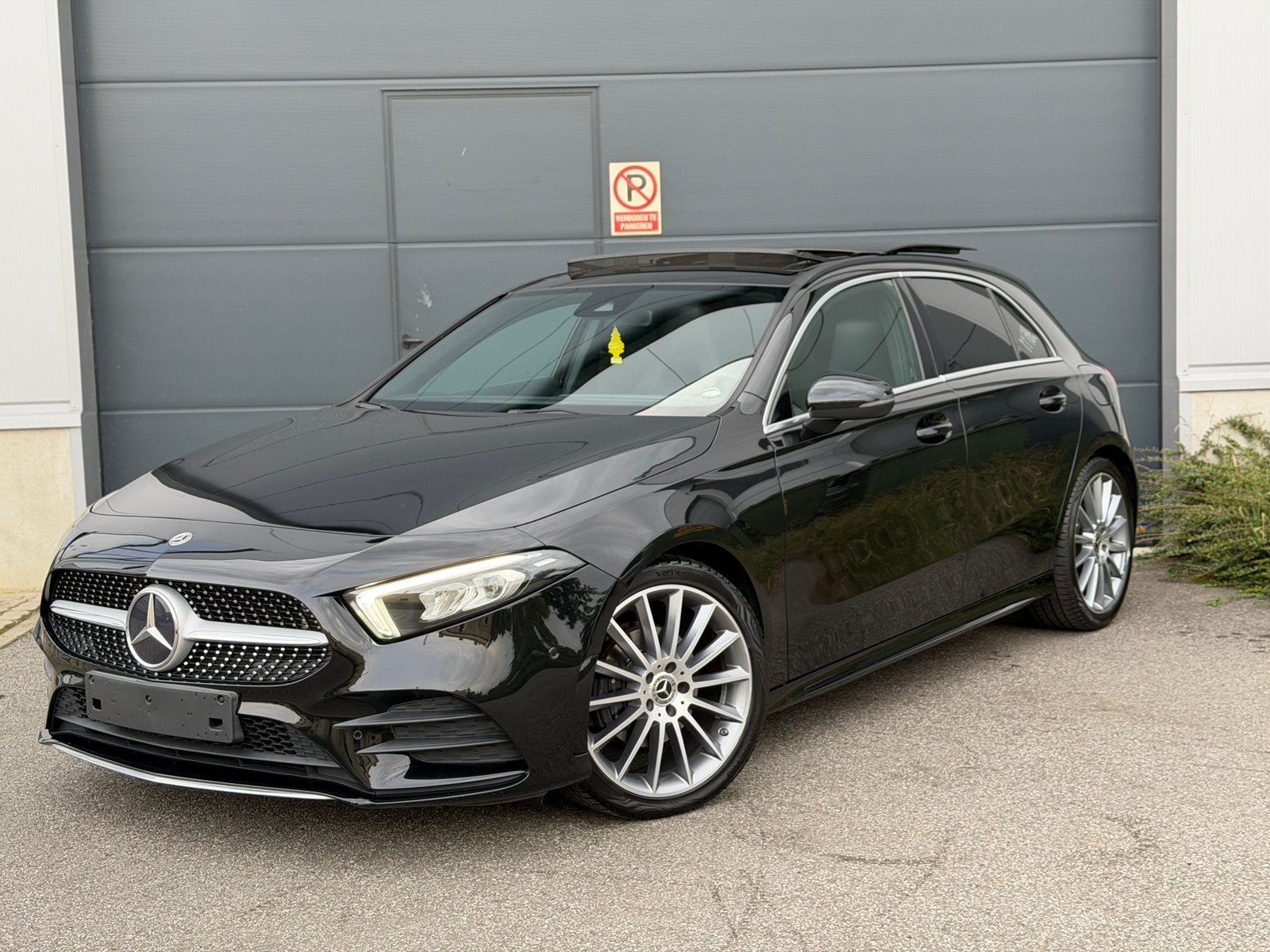 Mercedes-Benz A200 AMG Line | PANO | DIGITAL COCKPIT | 163PK, Auto's, Zwart, Bedrijf, 5 deurs, https://public.car-pass.be/vhr/193bf9ed-4089-4671-bfa3-69a2e849b3db