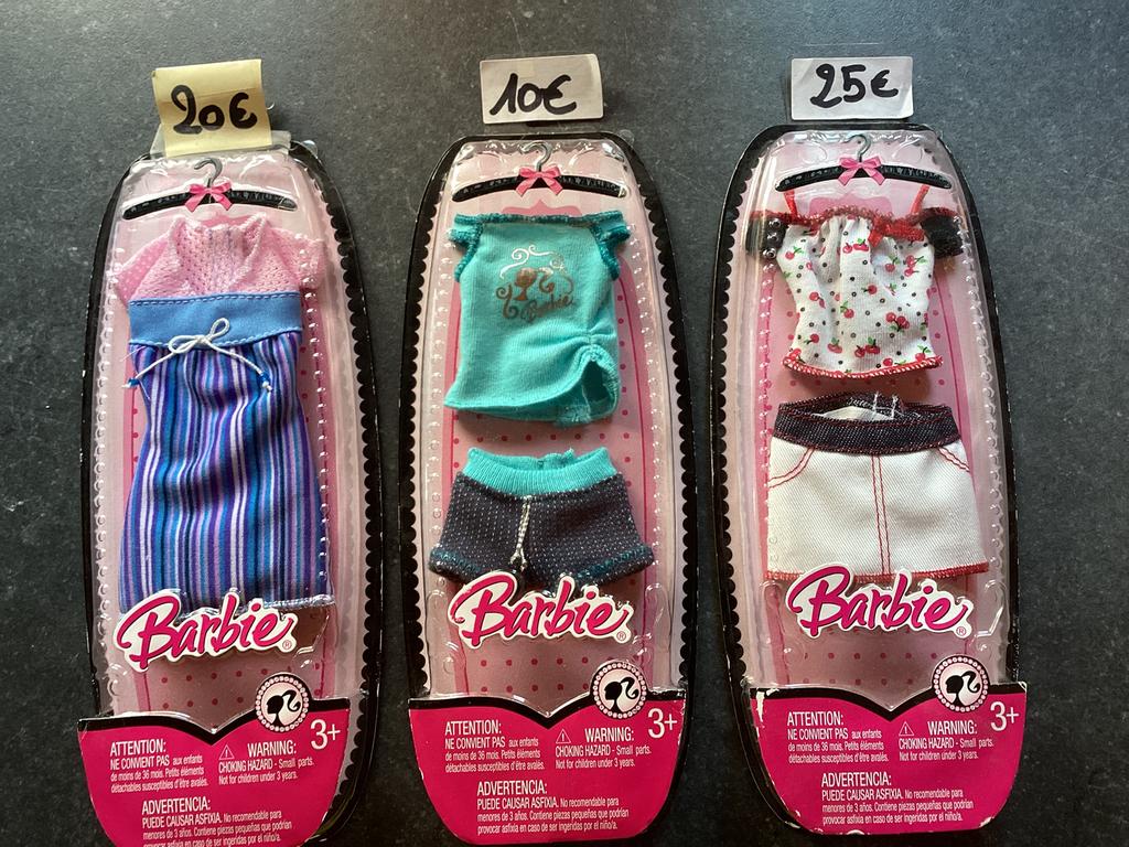 Des vêtements Barbie. Vintage. Nouveau, Enlèvement, Neuf, Vêtements