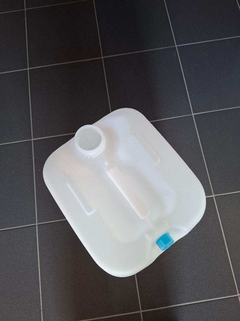 Bidons 20 of 25 l, Tuin en Terras, Regentonnen, Minder dan 75 liter, Ophalen, Zo goed als nieuw, Kunststof