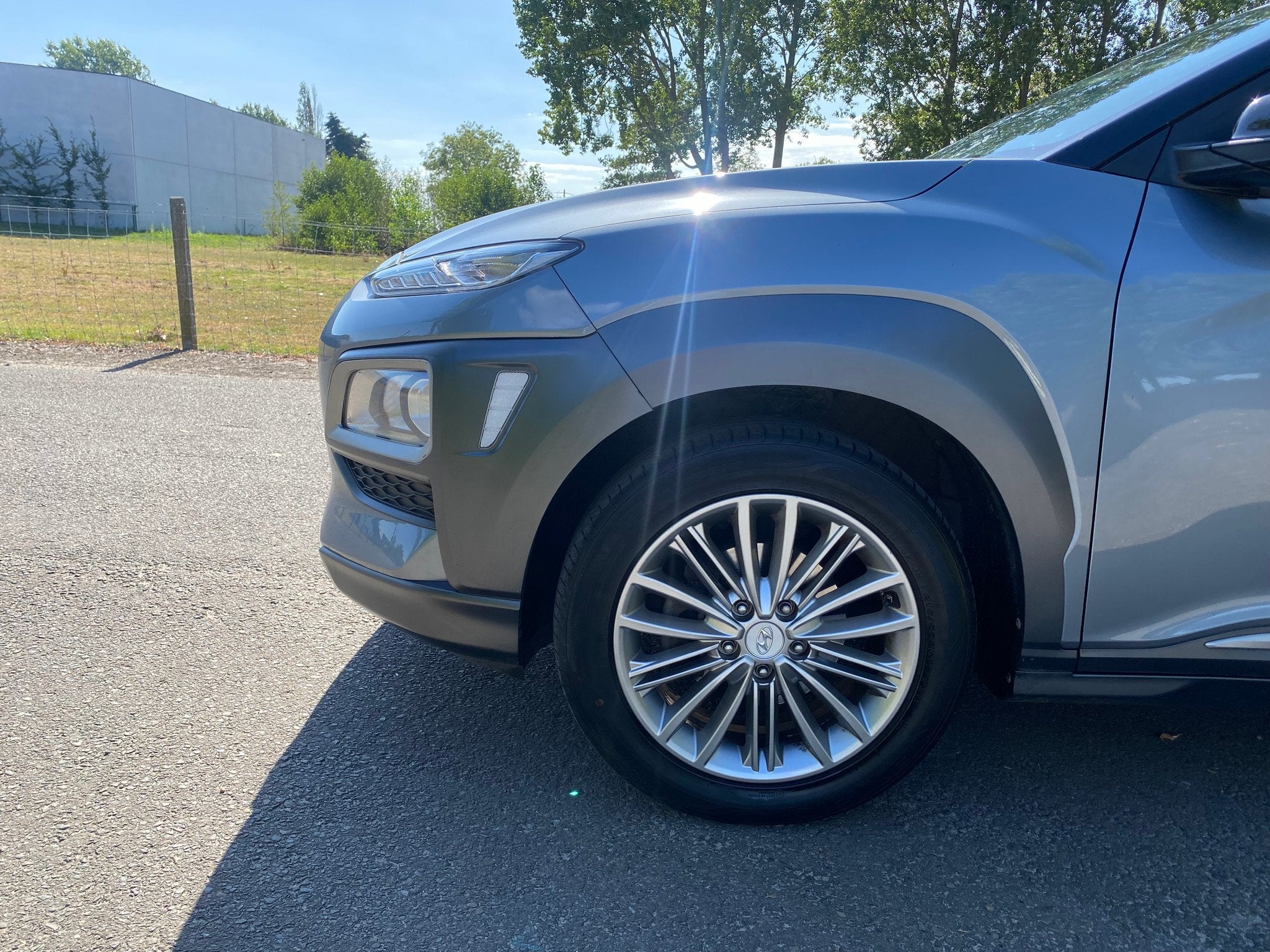 Hyundai KONA URBAN 2TONE Urban, Autos, Hyundai, Argent ou Gris, Achat, 998 cm³, Entreprise
