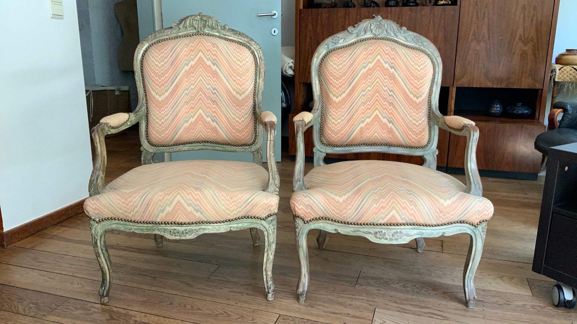 Deux fauteuils style Louis XV, Antiquités & Art, Antiquités | Meubles | Chaises & Canapés, Enlèvement