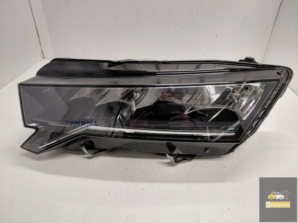 5E4941009, Skoda Octavia IV Lift LED-lamp links, Tr. Vaclava Klementa 869
293 01  Mlada Boleslav, CZ, Skoda, Skoda Auto a.s., Gebruikt