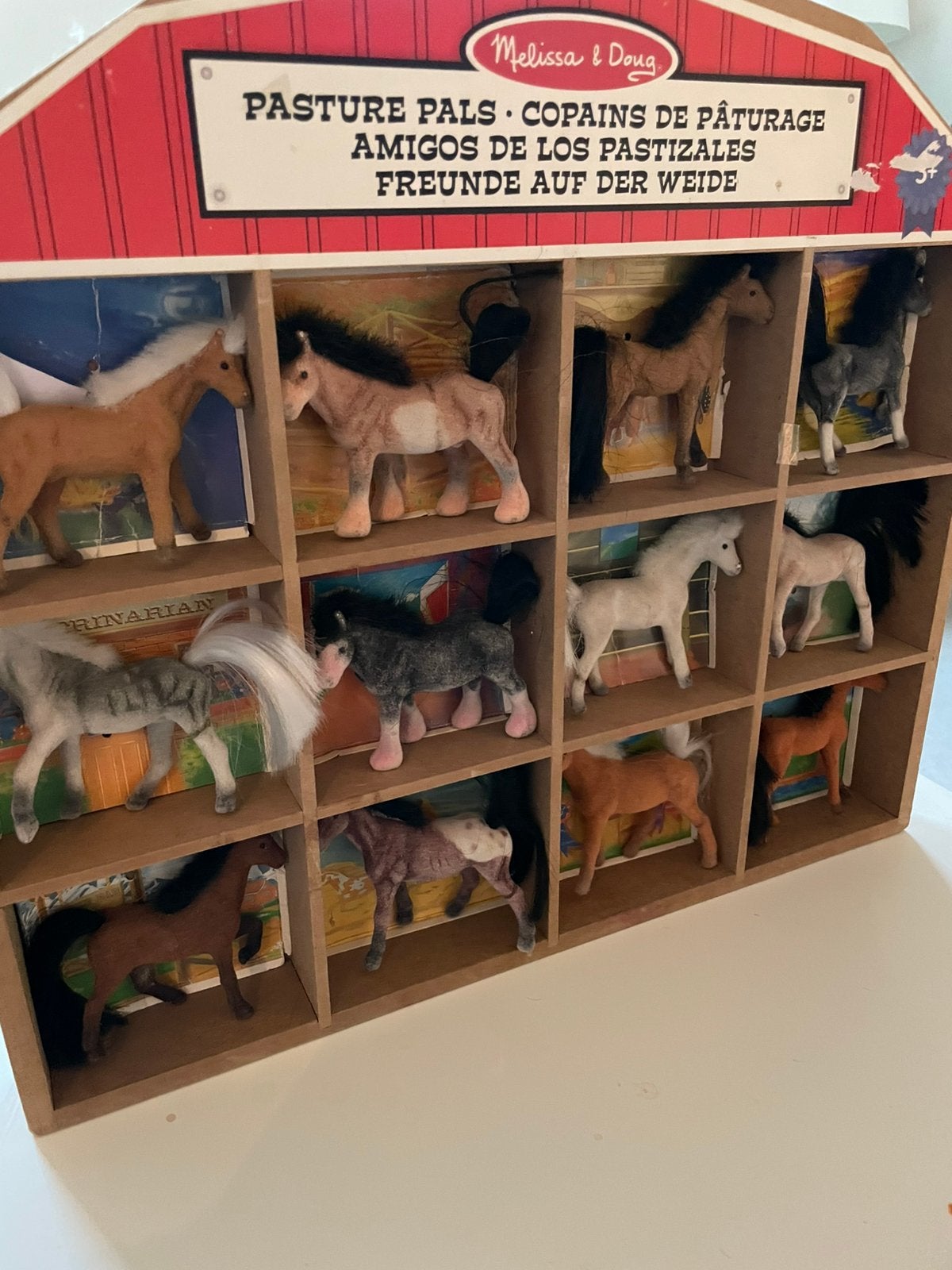 Melissa & Doug Pasture Pals - 12 verzamelpaarden met houten, Enfants & Bébés, Jouets | Peluches, Enlèvement, Comme neuf