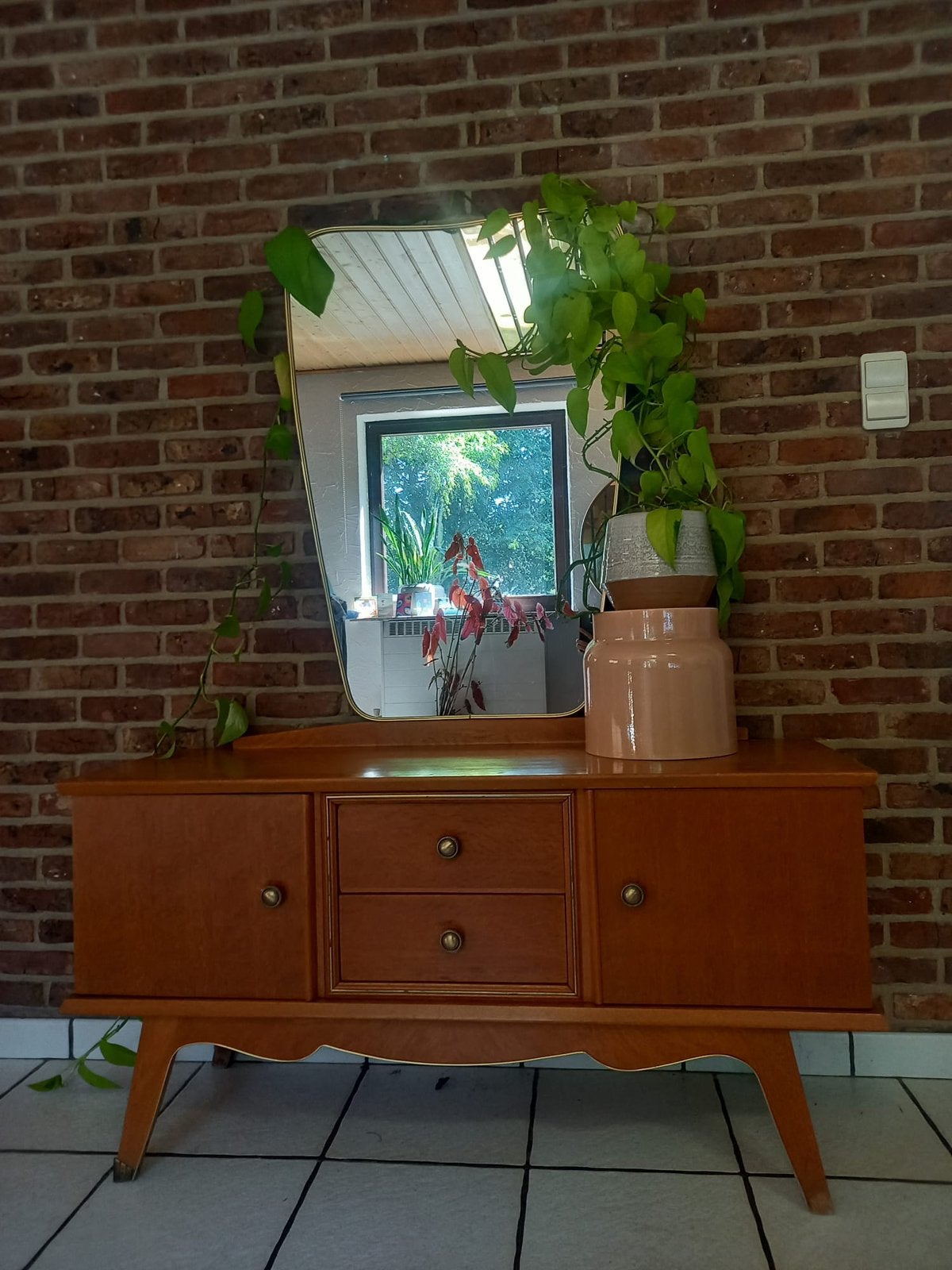 Vintage mid-century dressoir / kast met bijpassende spiegel, Ophalen, Gebruikt, 100 tot 150 cm, 25 tot 50 cm