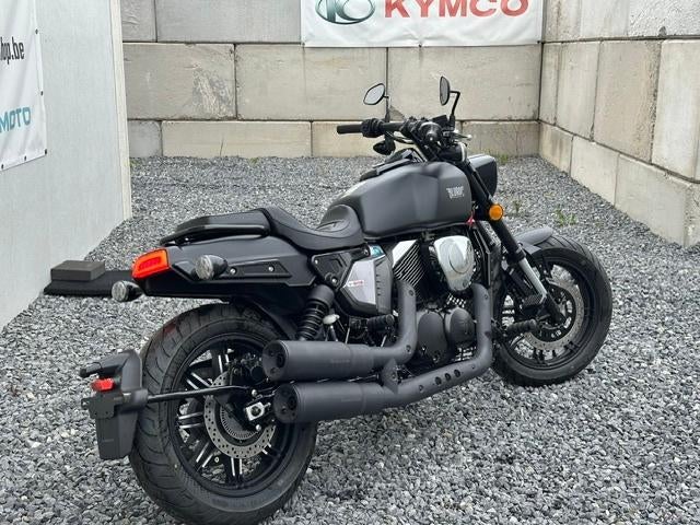 BLUROC V BOB 250CC, Bedrijf, Toermotor