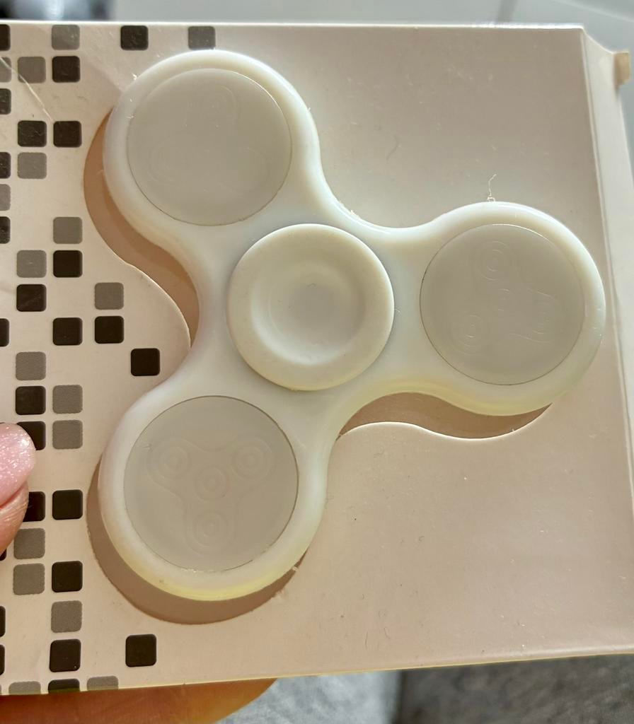 4 fidget spinner, Ophalen, Gebruikt