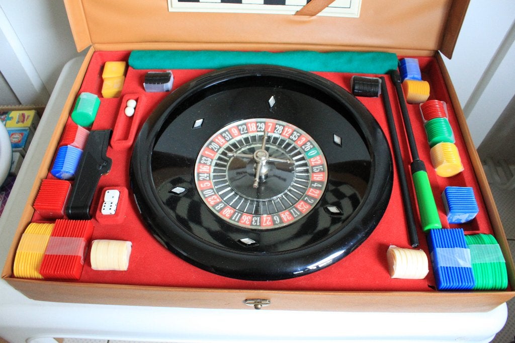 Jeu de roulette et de dames, Hobby & Loisirs créatifs, Cinq joueurs ou plus, Enlèvement, Comme neuf