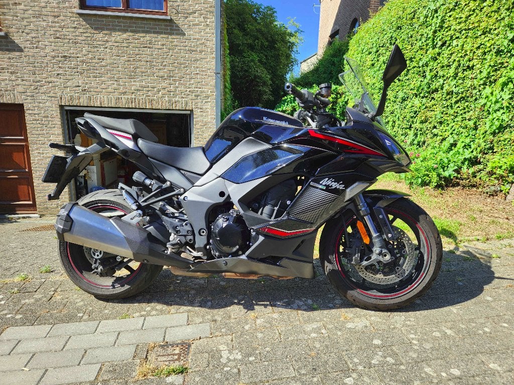 Kawasaki ninja 1000sx noire, Motos, Motos | Kawasaki, Particulier, Tourisme, plus de 35 kW, 4 cylindres, Permis Moto A, ABS, Amortisseurs réglables électroniquement