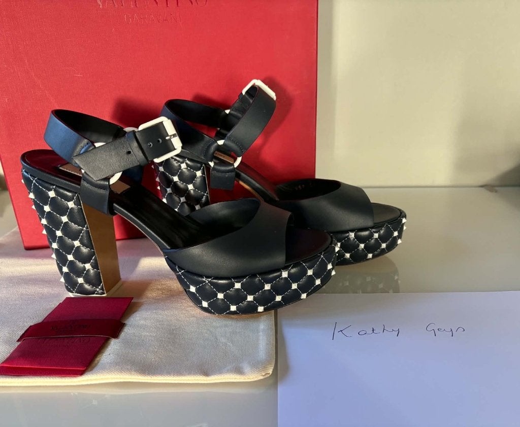 Valentino Garavani Rockstud Quilted Platform Sandalen – 38, Blauw, Zo goed als nieuw, Valentino, Sandalen of Muiltjes