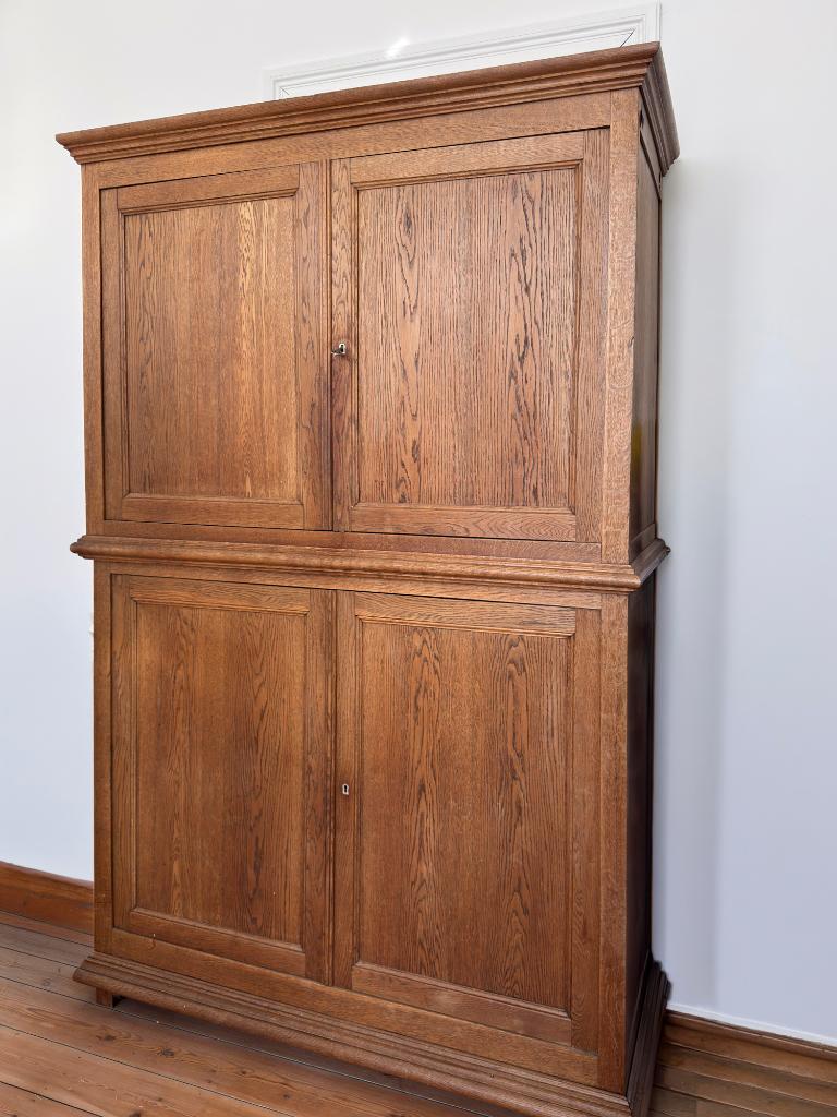 Grande armoire en chêne massif en deux corps, 100 à 150 cm, Enlèvement, 200 cm ou plus, Chêne