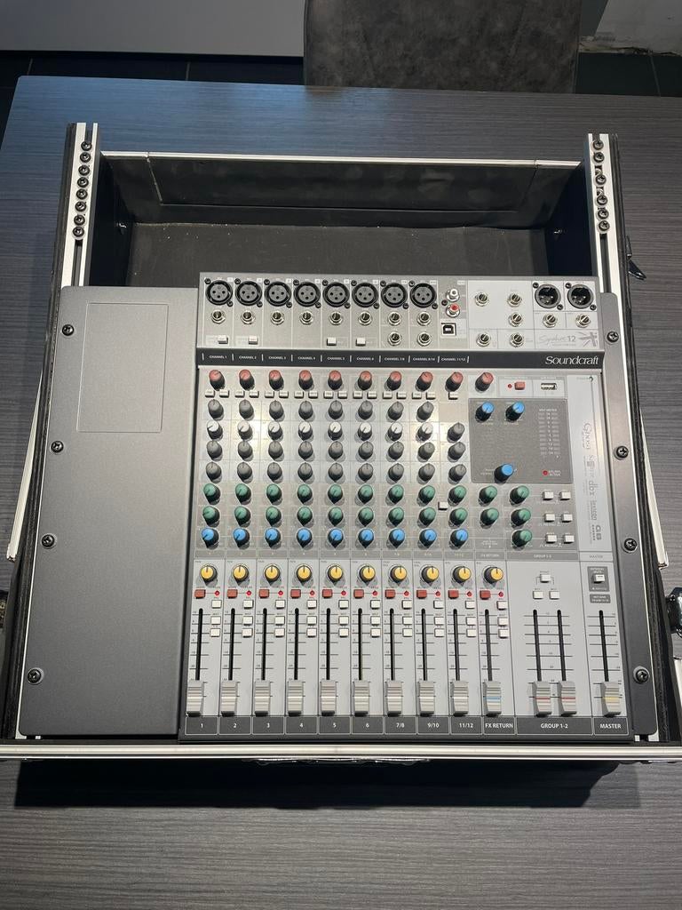 Soundcraft signature 12 MTK incl flightcase, Musique & Instruments, Tables de mixage, Enlèvement, Comme neuf