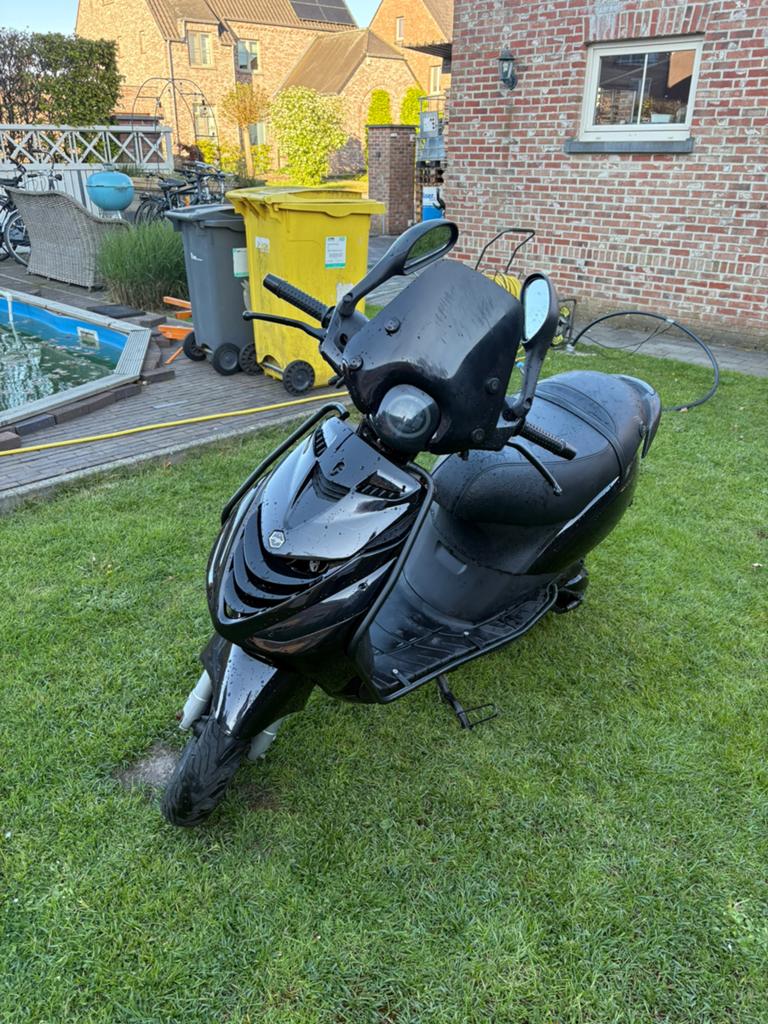 Zip 70cc b klasse, Fietsen en Brommers, Scooters | Piaggio, Nieuw, Zip, Klasse B (45 km/u), Tweetakt, Ophalen