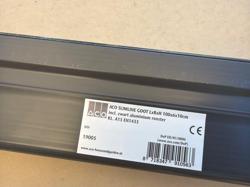 16x ACO Slimline Goot met zwart aluminium rooster, Ophalen, Afvoer, 6 meter of meer, 40 tot 60 mm