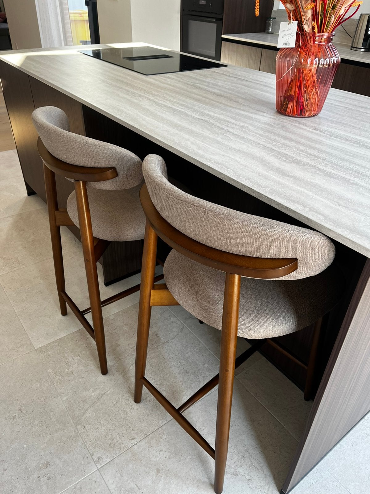 4 tabourets de bar Japandi avec dossier, comme neufs, Neuf, Avec repose-pieds, 4 tabourets, Enlèvement