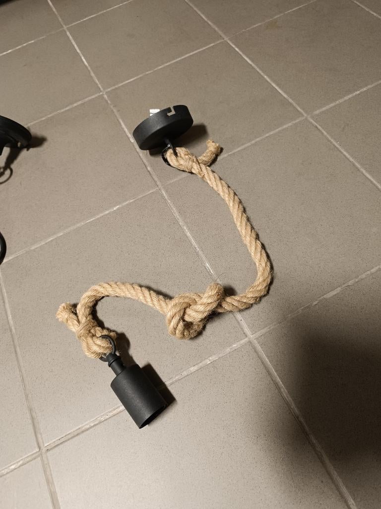 Sfeervolle hanglamp met touw., Huis en Inrichting, Ophalen of Verzenden, Zo goed als nieuw, Overige materialen, Industrieel - landelijk