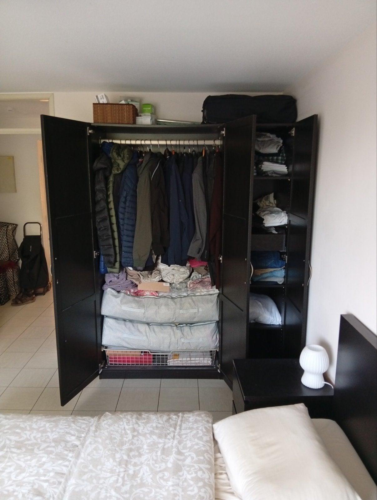 Armoire très propre, Maison & Meubles