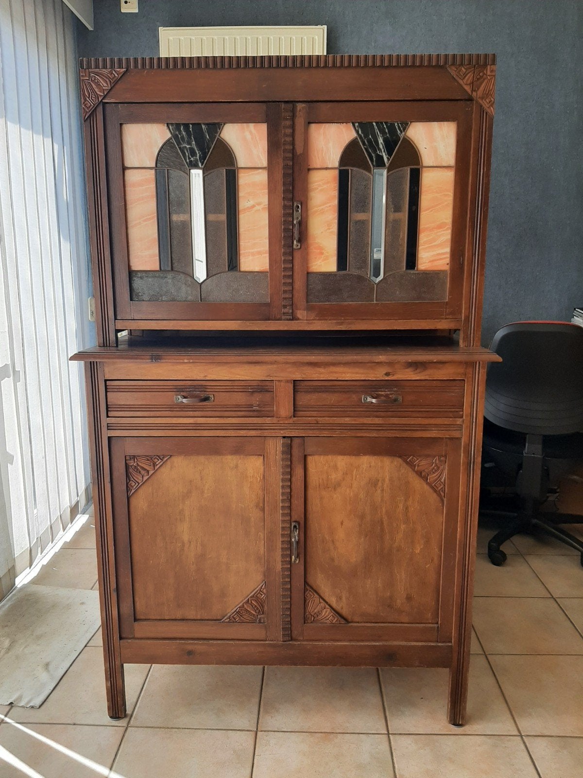 Oude houten buffetkast., Enlèvement