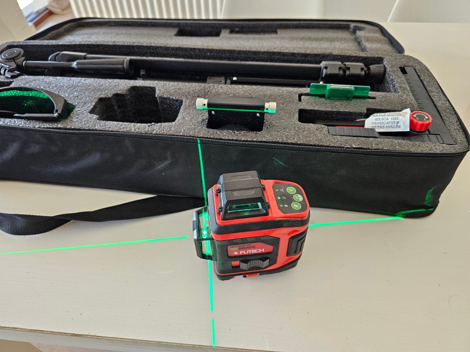 FUTECH 3D brave kruislijnlaser Compact Groen + Statief, Doe-het-zelf en Bouw, Ophalen of Verzenden