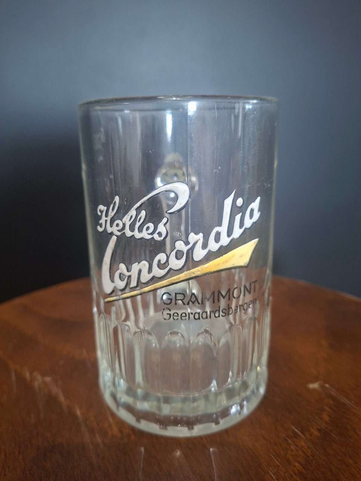Ancien verre émaillé Helles Concordia Geraardsbergen., Enlèvement