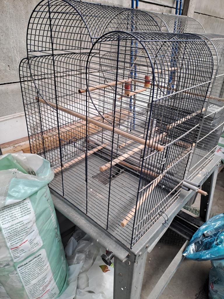 2 vogelkooien  kanarie/parkiet, Ophalen