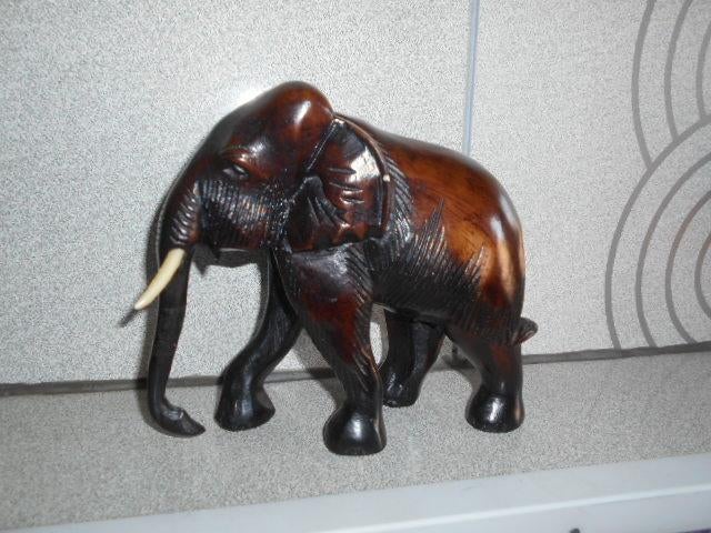 Belle statue d'éléphant, Enlèvement ou Envoi, Statue