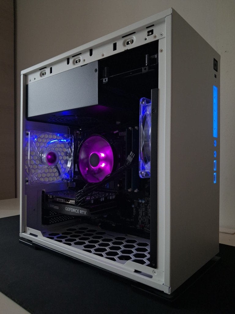 Gaming PC–i5-14400/RTX 4060 (8GB)/16GB RAM DDR5/1TB m.2 SSD, Computers en Software, Ophalen, Medion Erazer, Zo goed als nieuw