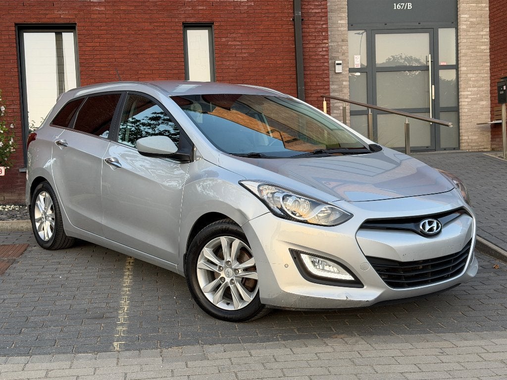 Hyundai i30 Sw (1.6CRDi) 110Ch (Full options) 154.613Km, Autos, Boîte manuelle, 5 portes, I30, 117 g/km