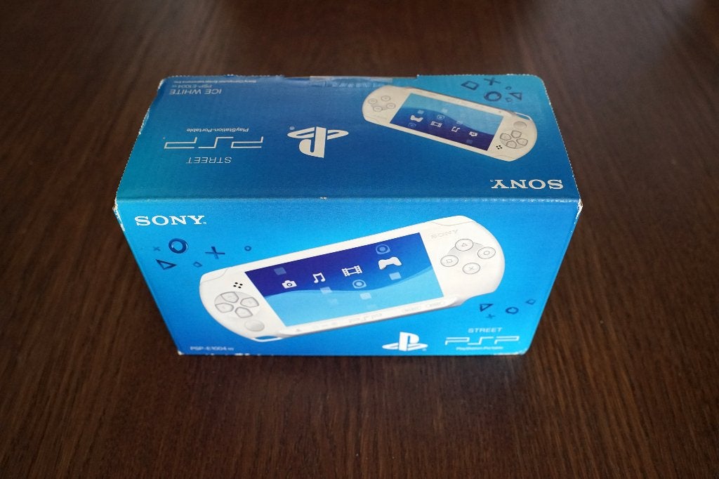 NEUF – Sony PSP E1004 Street – Ice White, Consoles de jeu & Jeux vidéo, Consoles de jeu | Sony PSP, Enlèvement ou Envoi, Neuf