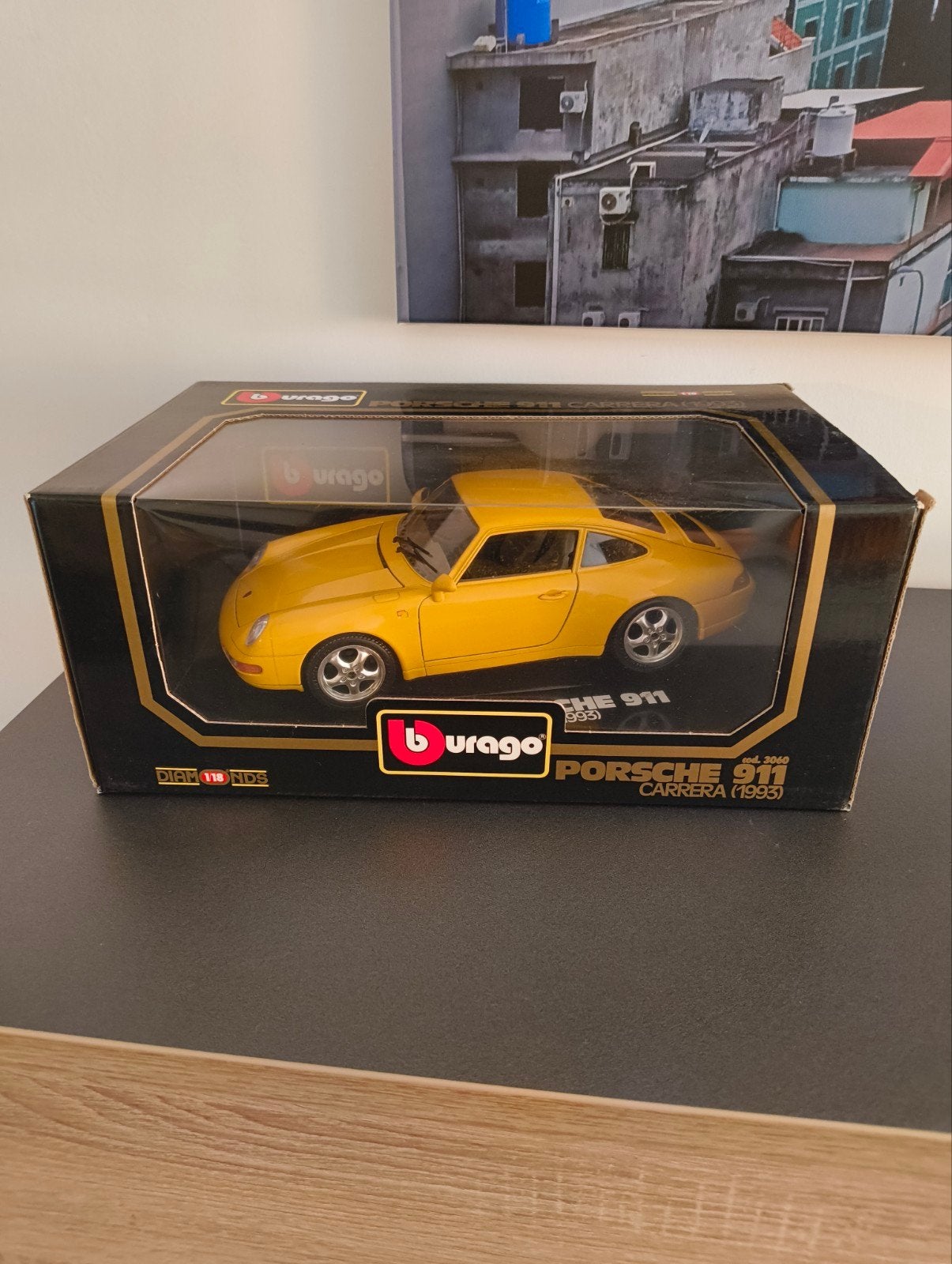 Bburago Porsche 911 Carrera (1993) Schaal 1:18 (In, Ophalen of Verzenden