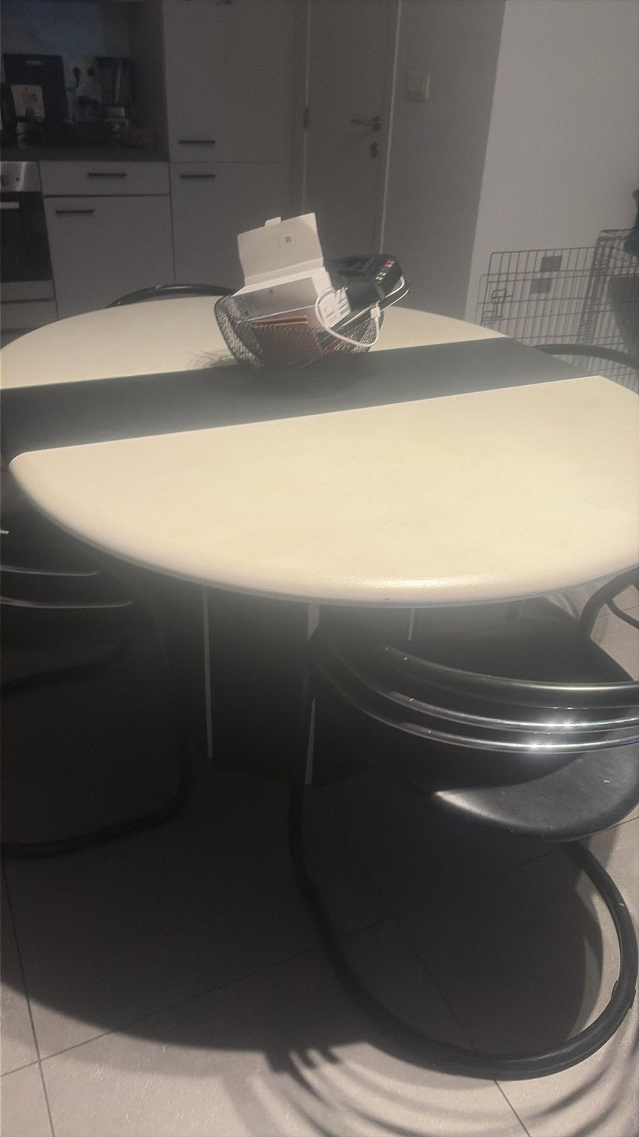 Table salle a mange, Enlèvement, Utilisé, 4 à 6 chaises