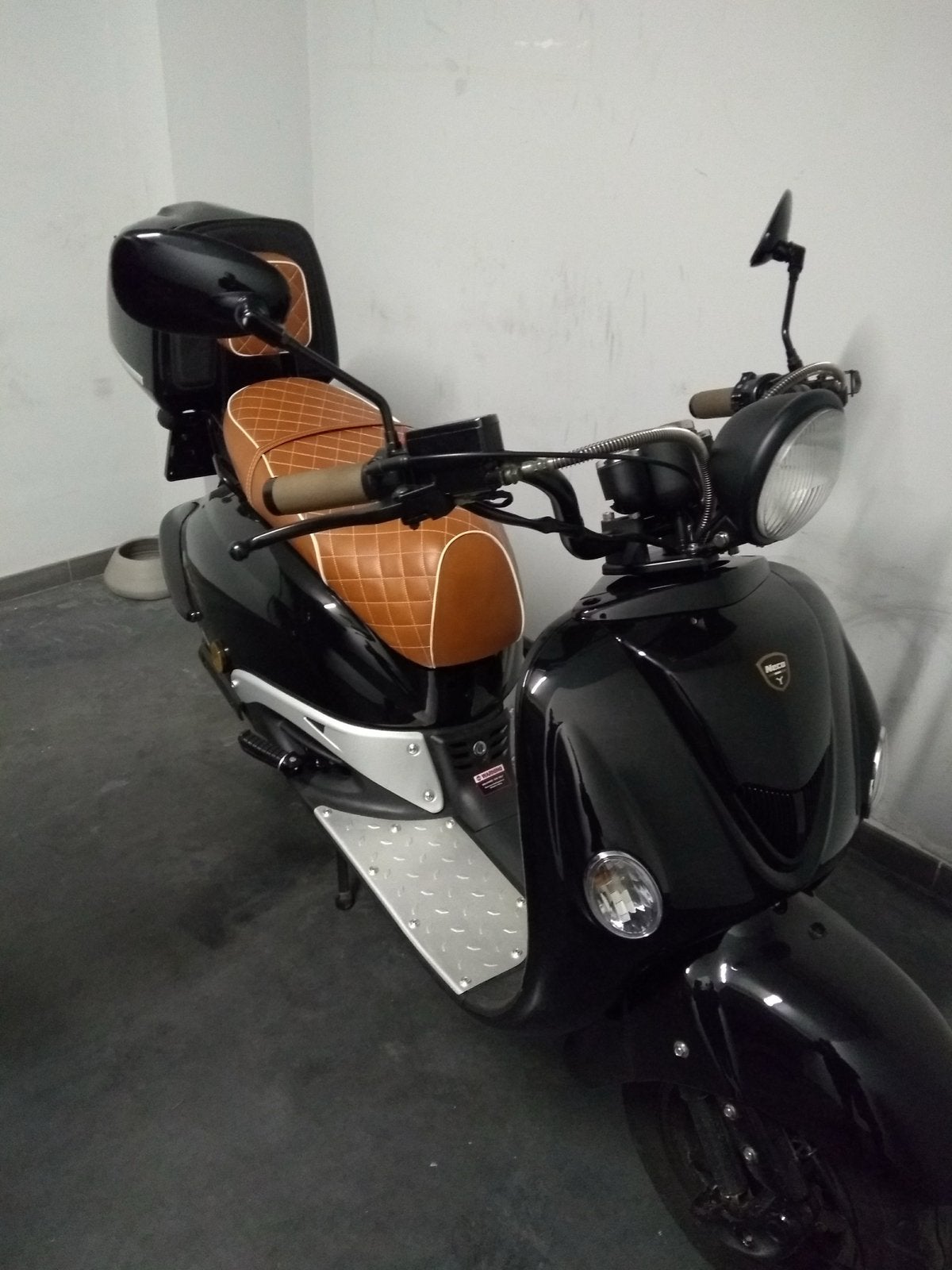 Neco Borsalino 125cc – unieke retro scooter + 2 helmen, Fietsen en Brommers, Ophalen