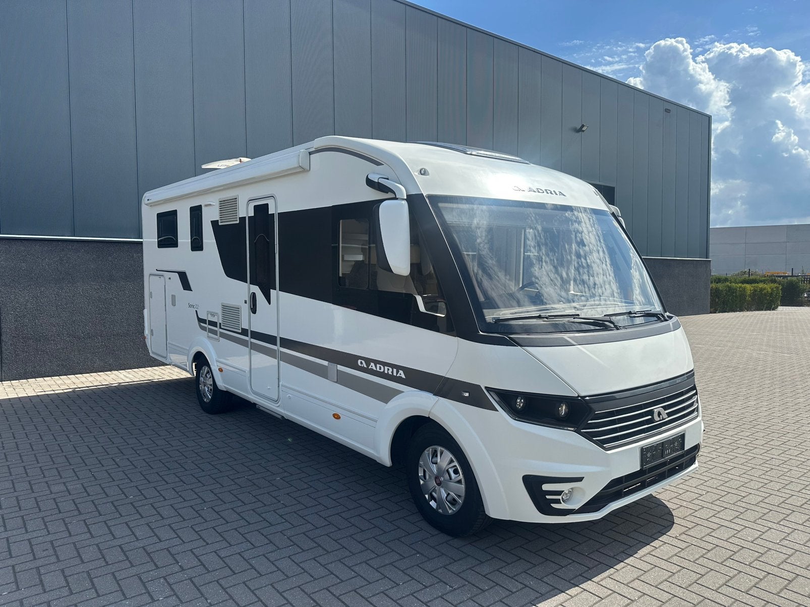 Adria Sonic 700 Sl Plus, Caravans en Kamperen, Mobilhomes, Integraal, Fiat, Particulier, Adria