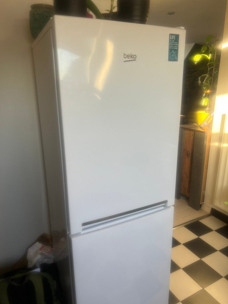 BEKO frigo-diepvries, Elektronische apparatuur, Koelkasten en IJskasten, Ophalen, Gebruikt, Met aparte vriezer