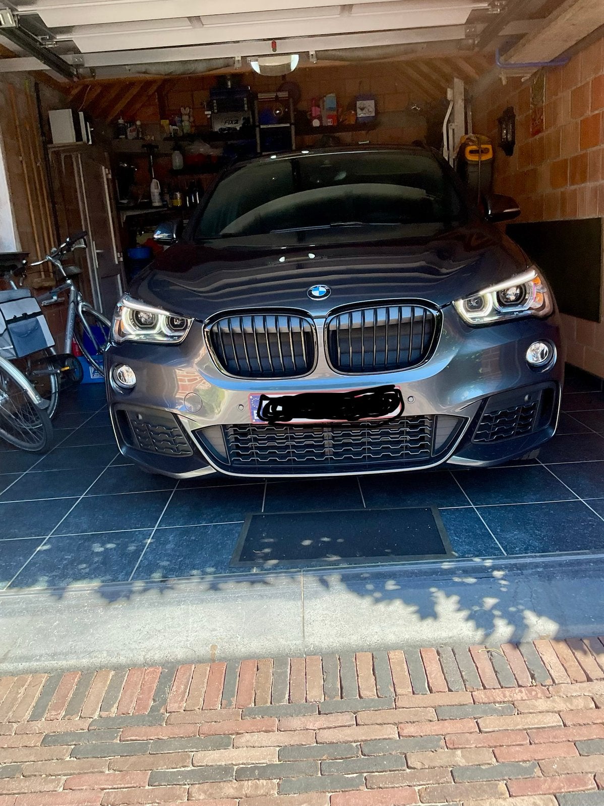 Verkoop BMW X1 M uitvoering, Autos, BMW, Argent ou Gris, Achat, Euro 6, Entretenue par le concessionnaire