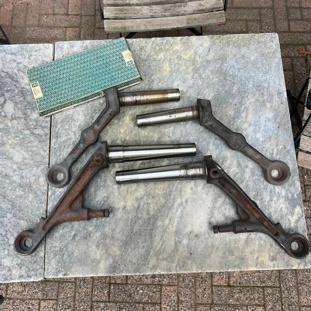 Brassard de torsion inférieur et supérieur VW Type 3 T 34, Enlèvement ou Envoi, Utilisé