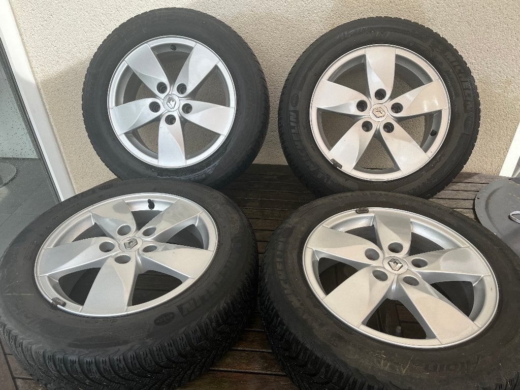 Jantes Renault 16 pouces avec pneus hiver, Pneus et Jantes, Pneus hiver, 16 pouces, Véhicule de tourisme