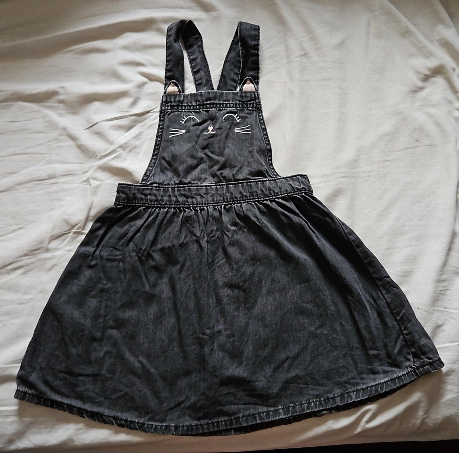 Jolie robe salopet noire taille 104 H&M, Robe ou Jupe, Enlèvement ou Envoi, H&M, Comme neuf
